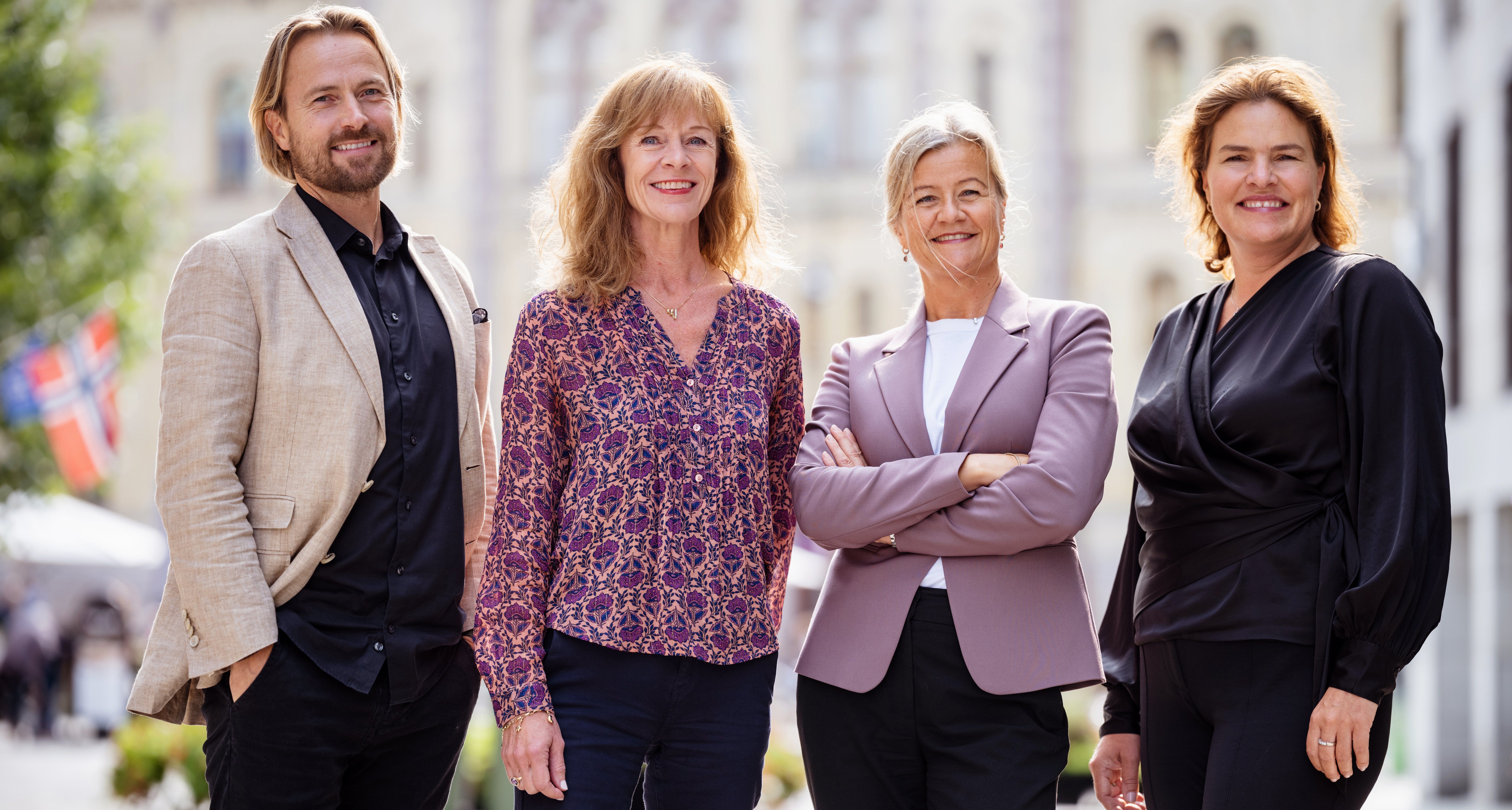 Fra venstre: Kristoffer Munthe Aasbø og Møyfrid Øygard fra Admincontrol. Fra høyre: Kari Bech-Moen og Ingeborg Molden Hegstad fra TLT Ledelse